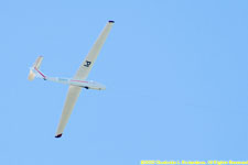 Felix flying under tow